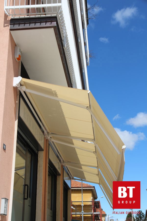 Tende da sole a bracci 8 R67 LEVANTE 1